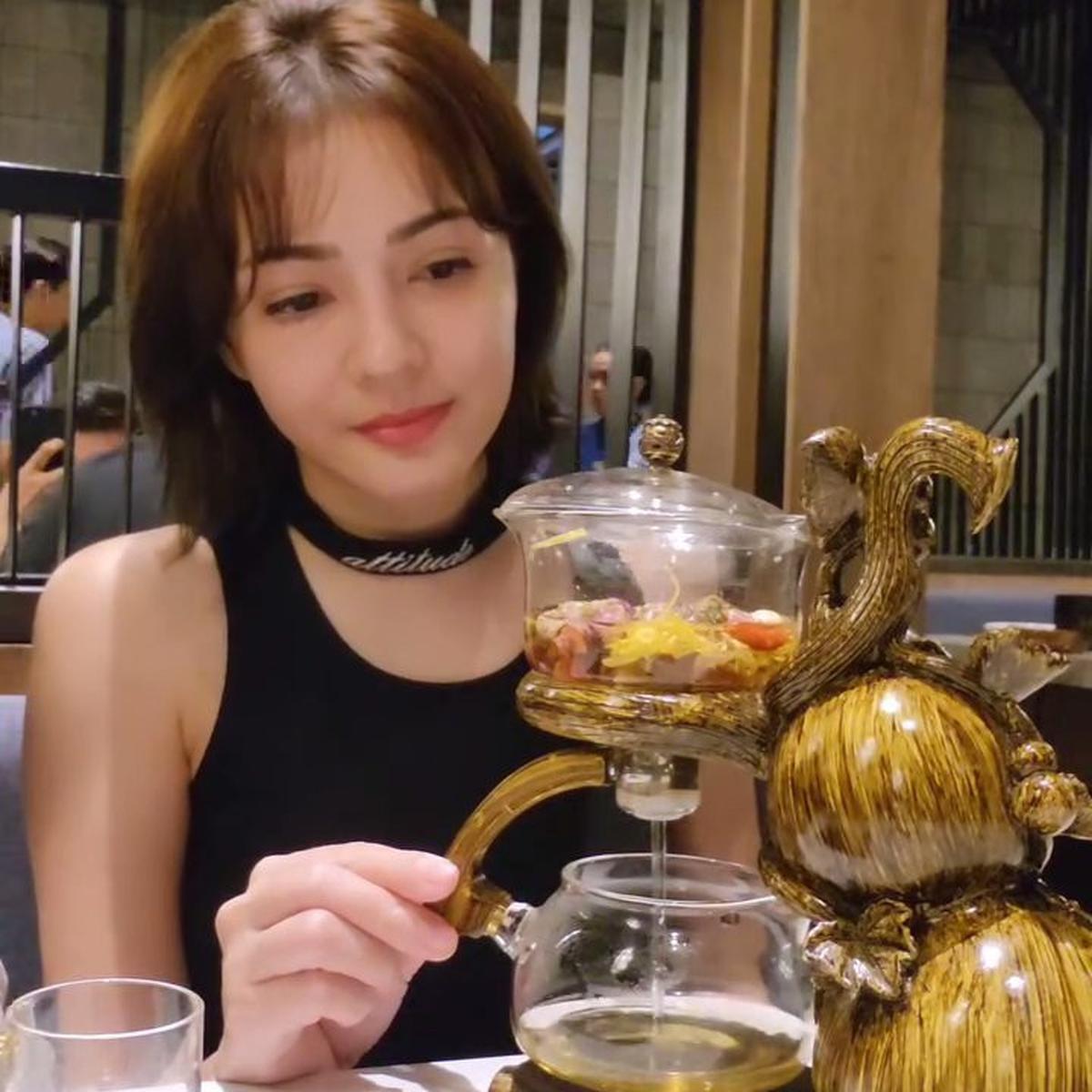 Sederet Potret Terbaru Maya Septha Usai Lakukan Oplas, Dipuji Semakin Cantik Mirip Boneka