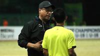 Chairul Basalamah, mantan manajer Persebaya. (Bola.com/Aditya Wany)