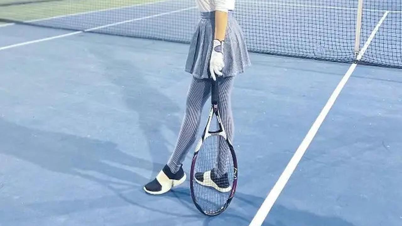 Outfit Olahraga Tenis ala Syahrini, Anggun dan Sporty