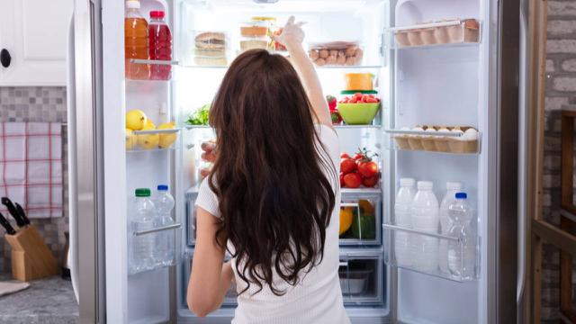 10 Cara Menata Kulkas yang Penuh Makanan Sisa Lebaran Agar Tetap Segar dan Tahan Lama