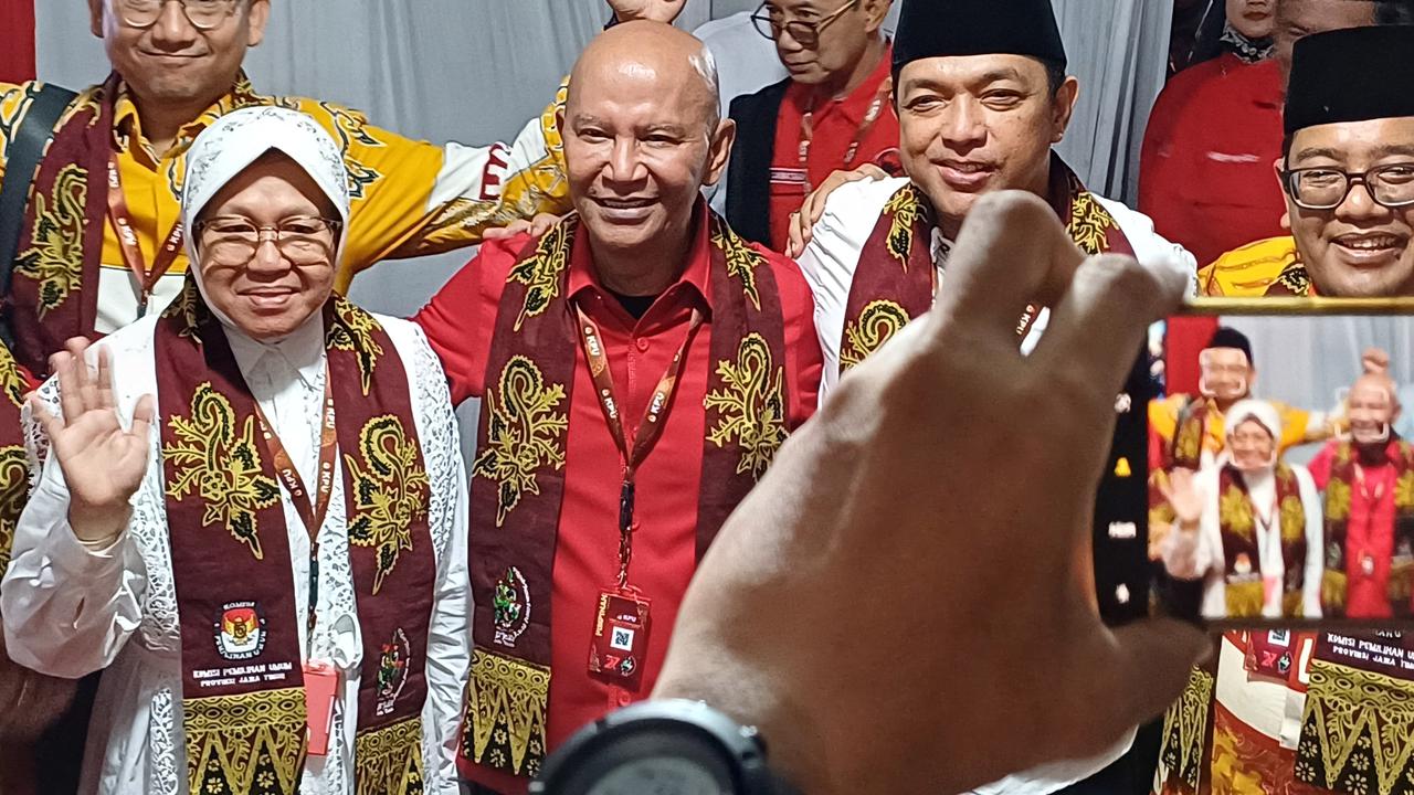 Risma - Gus Han Daftar Pilkada Jatim