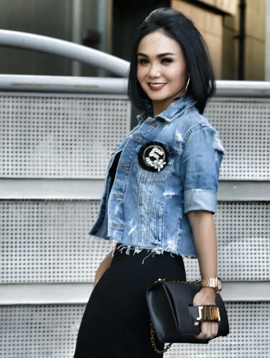 (Instagram/yunishara36)