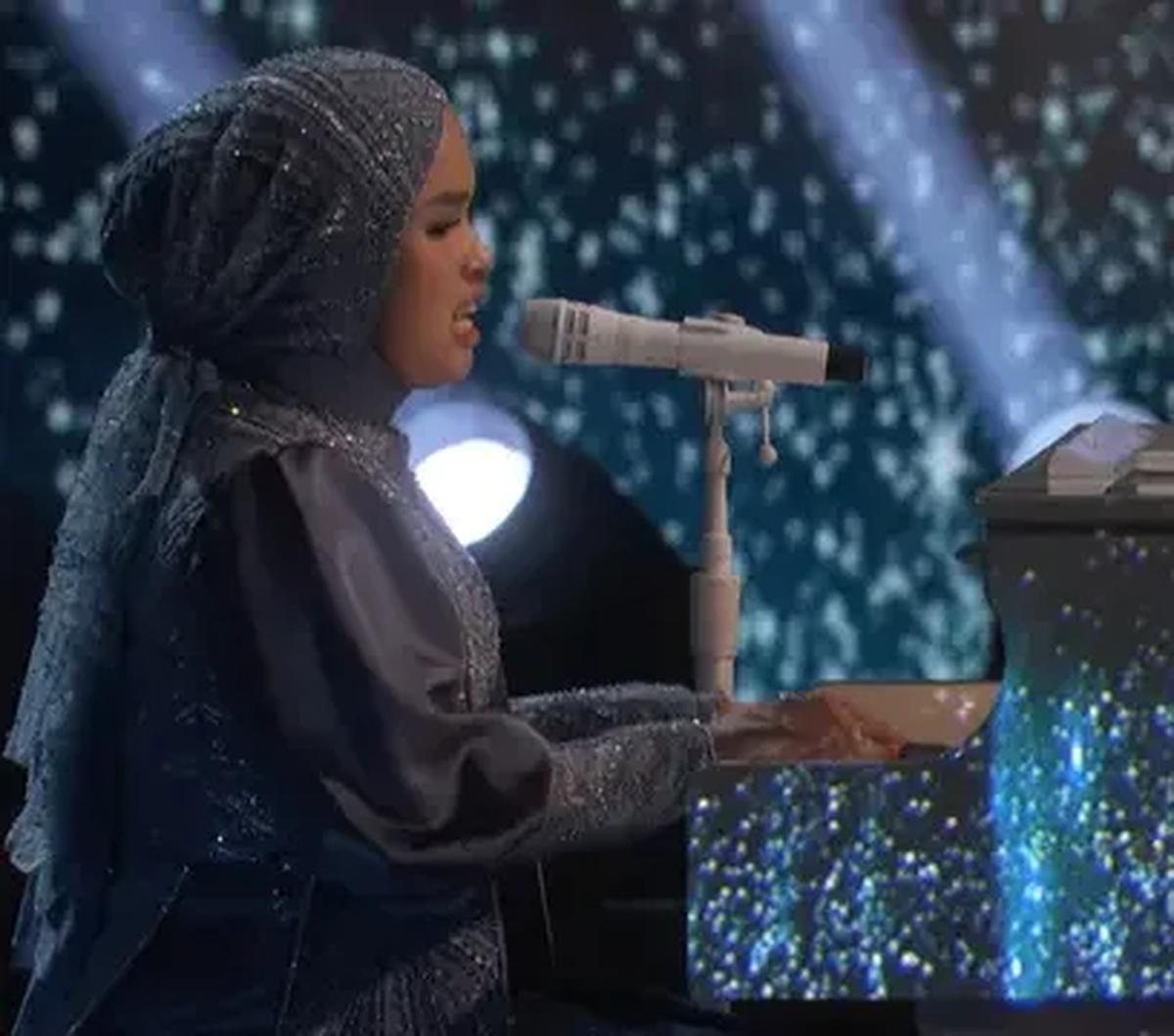 Putri Ariani telah tampil di babak final di ajang pencarian bakat America's Got Talent (AGT) 2023 pada hari ini Rabu (27/9) pukul 08.00 WIB atau hari Selasa (26/9) waktu Los Angeles.