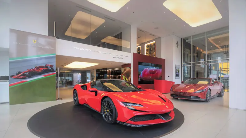 Ferrari SF90 Stradale & Ferrari Roma (ist)