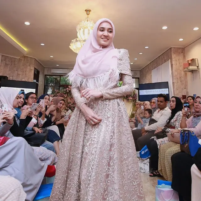 Koleksi desainer Qonita Gholib