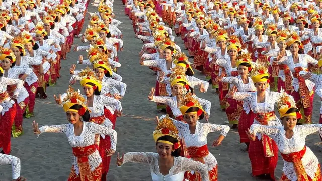tari tenun