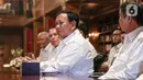 Ketua Umum DPP Partai Gerindra, Prabowo Subianto menerima kunjungan Ketua Dewan Pertimbangan Presiden (Wantimpres), Jenderal TNI (Purn) Wirantodi Hambalang, Bogor, Jawa Barat, Senin (1/5/2023). (Liputan6.com/Faizal Fanani)