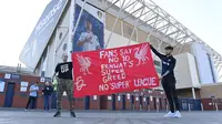 Fans Leeds United memberikan sambutan tak hangat kepada Liverpool (Paul Ellis/AFP)