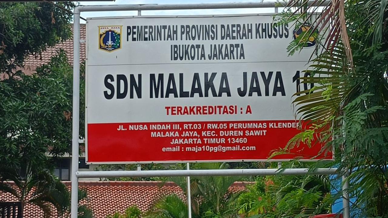 Sementara itu, sang guru honorer pengajar bahasa Inggris inisial K, mengungkapkan tak tahu menahu soal besaran gaji yang didapat masing-masing guru honorer. Pasalnya, tolok ukur besaran gaji beragam, termasuk dilihat dari masa kerja.&nbsp;<br>