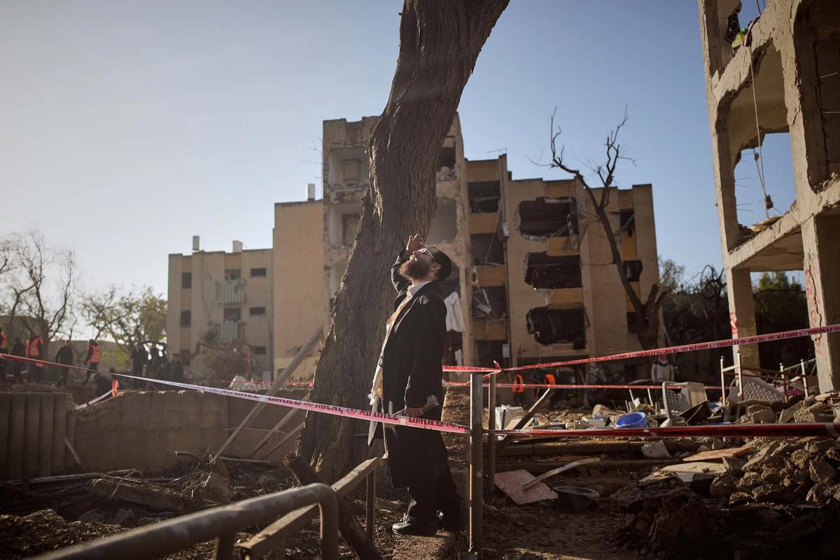FOTO Arad Israel Luluh Lantak Dihantam Rudal Iran