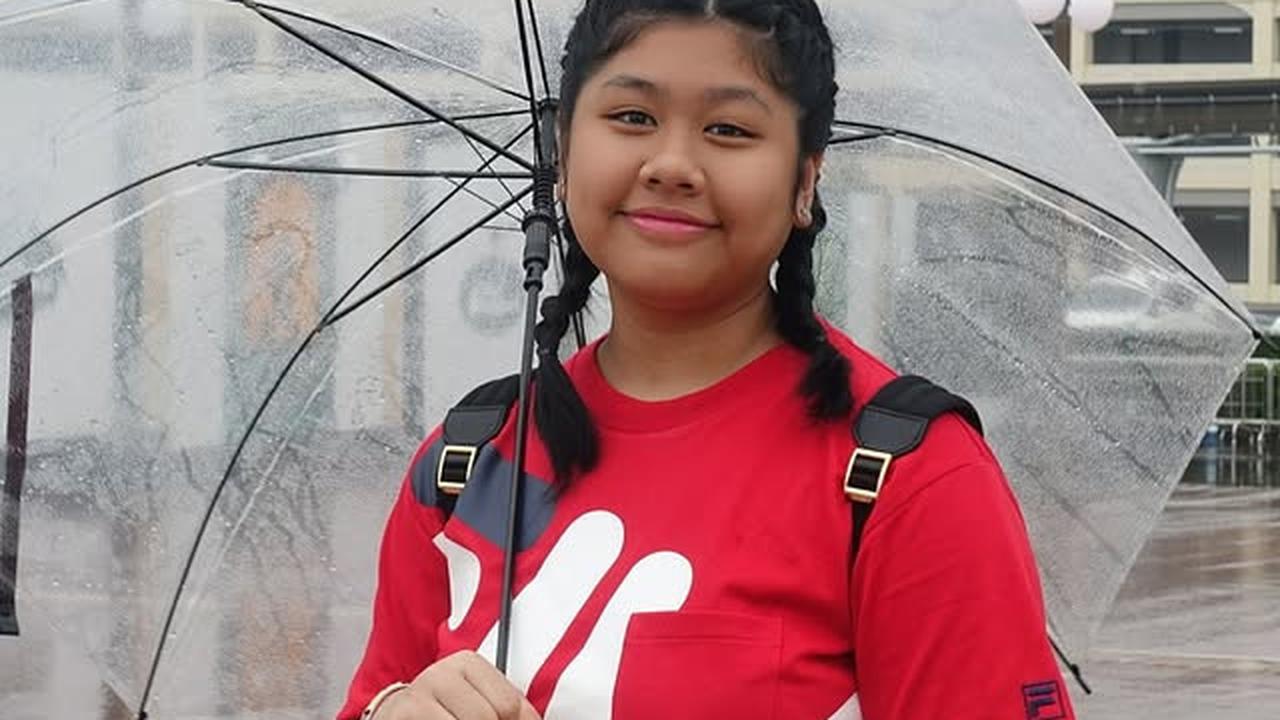10 Potret Transformasi Amel Anak Ussy Sulistiawaty dari Kecil - Kini Jadi Calon Dokter Hewan