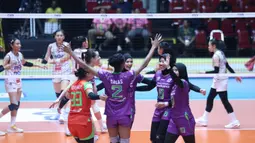 Megawati Hangestri dan kawan-kawan menuntaskan perlawanan Medan Falcons dengan skor 3-0 di GOR Tri Dharma Gresik. (Dok PBVSI)