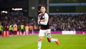 Morgan Rogers merayakan golnya ke gawang Manchester United, Minggu (21/12/2025) (Jacob King/PA via AP)