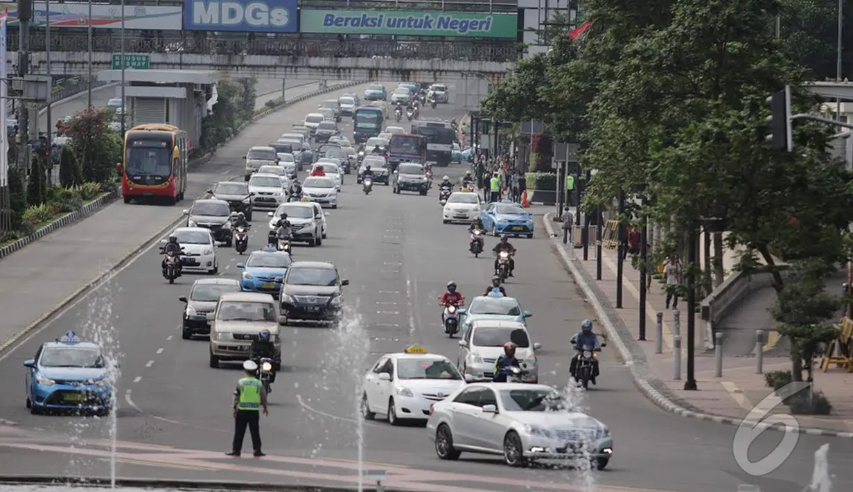 Uji coba diberlakukan sepanjang hari atau selama 24 jam, Jakarta, Rabu (17/12/2014). (liputan6.com/Faizal Fanani)