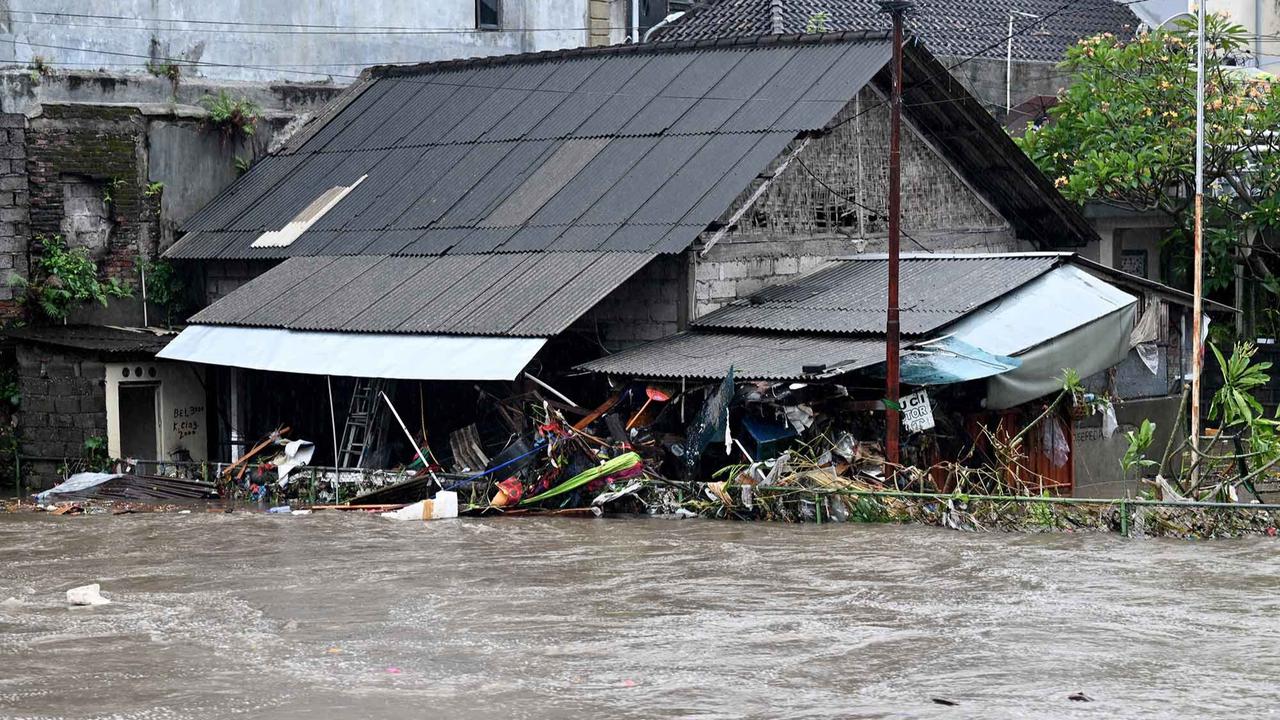FOTO: Hujan Deras Picu Banjir Besar di Denpasar Bali