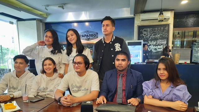 Suasana konferensi pers terkait pembajakan film Bukan Cinderella di medsos, yang digelar di Jakarta Selatan, Jumat (5/8/2022).