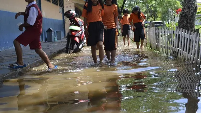 Pembangunan Fasilitas LRT Palembang Perparah Banjir di Tengah Kota