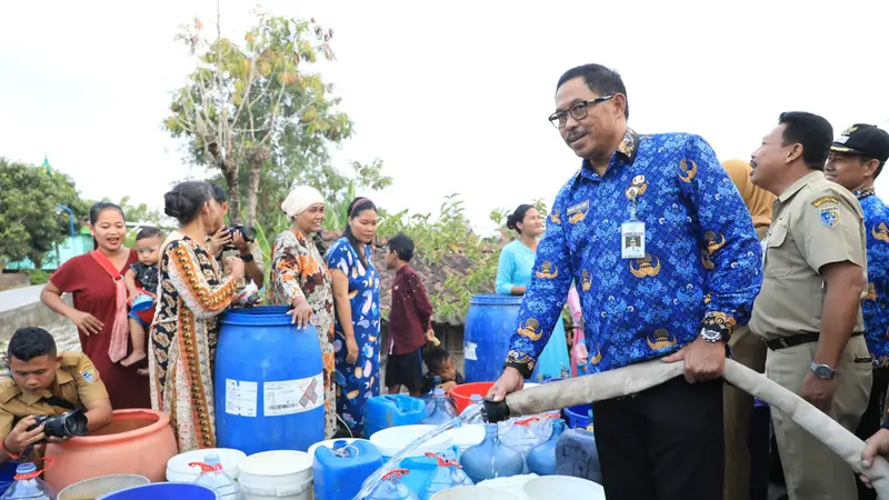 Pemprov Jateng Salurkan Air Bersih, Warga Demak Sampai Terima Kasih