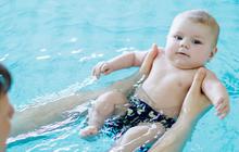 8 Manfaat Renang untuk Bayi, Berikut Tips Aman saat Berlatih