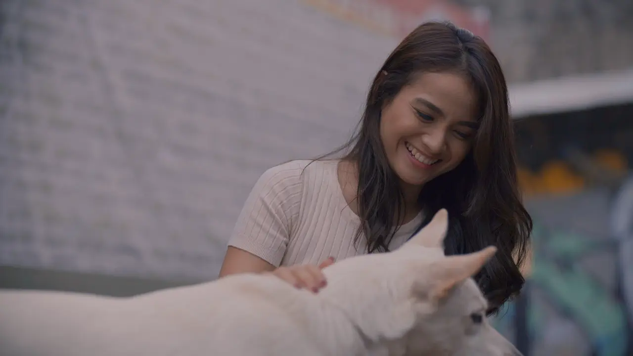 Adegan June & Kopi. (Netflix)