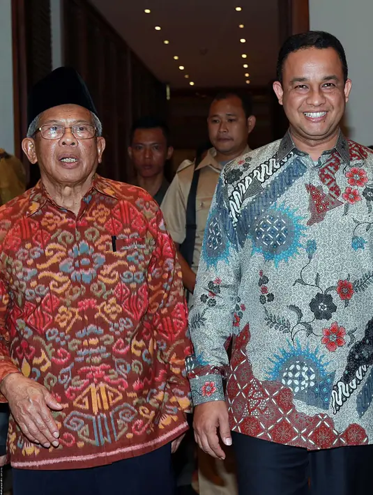 Menteri Pendidikan Anies Baswedan saat menghadiri ulang tahun Mooryati Soedibyo. (Deki Prayoga/Bintang.com)