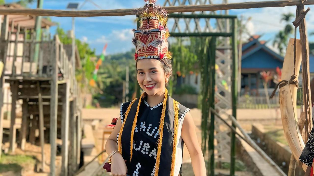7 Potret Mayang Lucyana yang Makin ke Sini Makin Dipuji, Sibuk Syuting hingga Magang di Gedung DPR