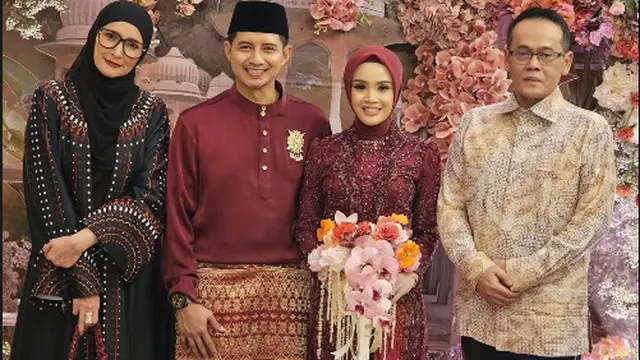 6 Potret Inneke Koesherawati di Lamaran Chand Kelvin, Dea Sahirah Keponakannya
