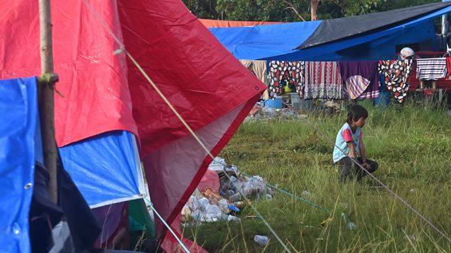 Menengok Anak-Anak Pengungsi Gempa Mamuju