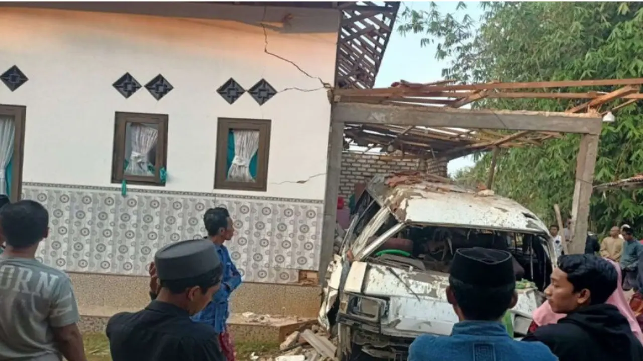Ledakan di Sebuah Rumah di Abunten Sumenep