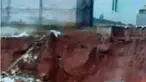 Sedikitnya 2 rumah di Jakarta Selatan tertimbun longsor, hingga polisi harus bekerja keras mengurai kemacetan Ibu Kota saat hujan.