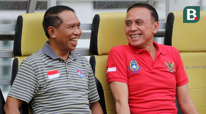 Menpora Zainudin Amali dan Ketua Umum PSSI, Mochamad Iriawan, di Stadion Wibawa Mukti, Cikarang, Senin (13/1/2020). (Bola.com/Zulfirdaus Harahap).