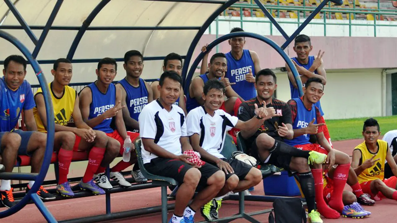 Persis Solo