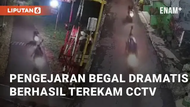 Viral Rekaman CCTV menunjukkan aksi begal 3 pelaku yang berboncengan satu  motor. Pelaku begal dikejar oleh warga menggunakan dua motor. Selasa (19/3/2024) pukul 21.30