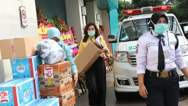 Divisi Perempuan Bravo Lima menyalurkan sejumlah donasi untuk mencegah corona