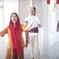 Ayu Azhari dan ketiga anaknya, Mariam Nur Al Iman, Isabelle Tramp, dan Lennon Tramp.di video Indonesia Dalam Nafasku. (YouTube The Azhari's)