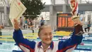 Mieko Nagaoka, perempuan asal Jepang berusia 100 tahun berhasil memecahkan rekor sebagai manusia tertua yang berenang dengan menempuh jarak 1.500 meter dalam waktu 1 jam 16 menit pada 7 April 2015 lalu. (nypost.com)