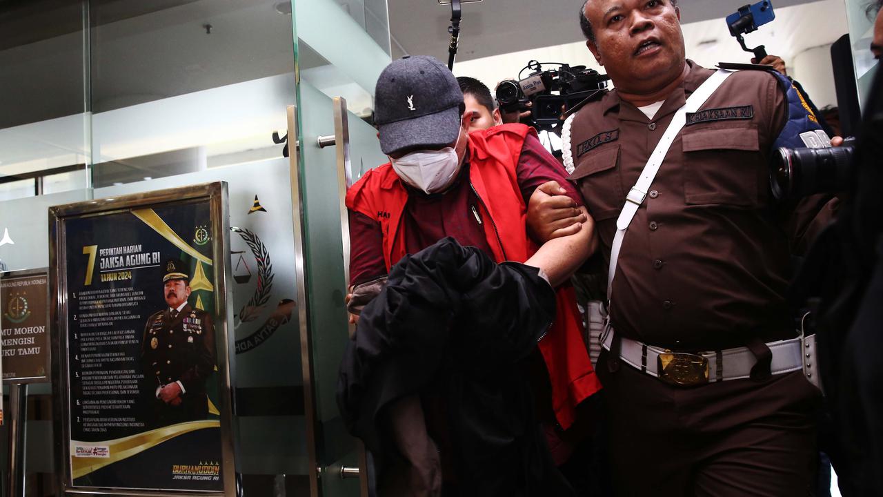 Hakim tersangka suap vonis bebas Ronald Tannur diperiksa Kejagung
