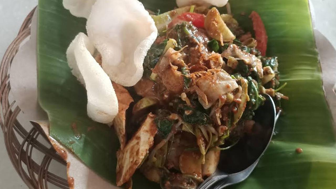 10 Rekomendasi Tempat Makan Lotek Enak di Jogja 2025, Suasana Khas dengan Harga Terjangkau