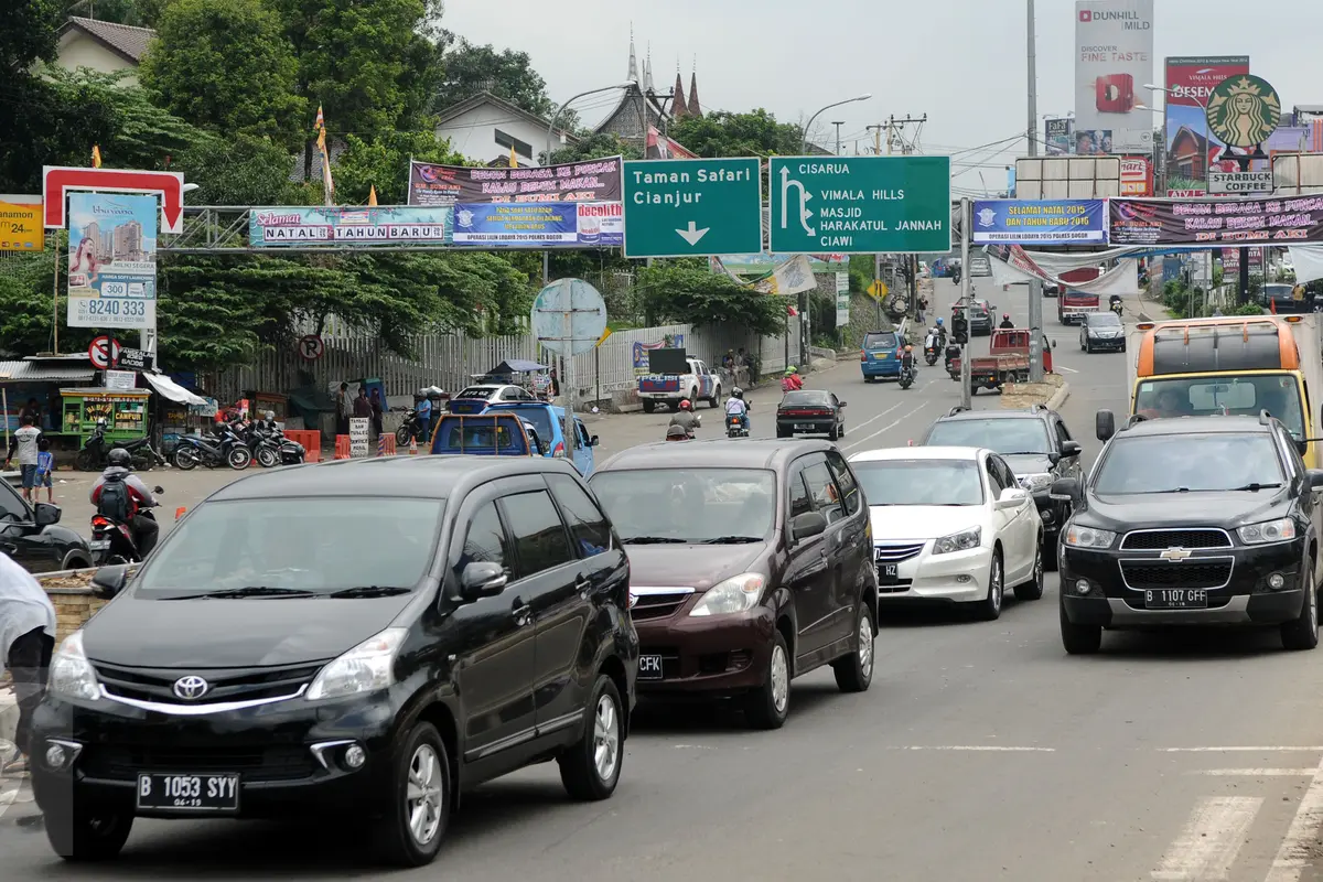 20151231-Jelang Malam Pergantian Tahun, Arus Lalu Lintas Menuju Puncak dan Sukabumi Ramai Lancar-Bogor