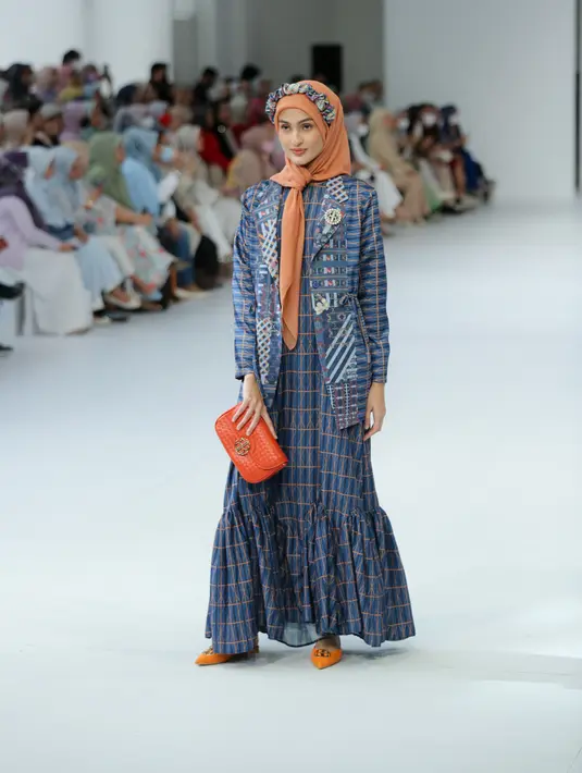 Di gelaran JFW pertamanya, dia merilis koleksi Nada Puspita yang bertajuk The Sweet Revive. [Foto: Daniel Kampua]