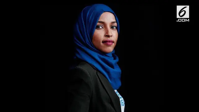 Ilhan Omar berhasil terpilih menjadi senator AS setelah memenangkan pemilihan di Minnesota. Omar adalah perempuan berhijab pertama yang masuk ke Senat AS.