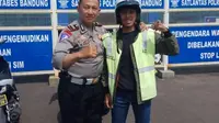 Gigih, Pria Ini Akhirnya Punya SIM Setelah Gagal Ujian 7 Kali