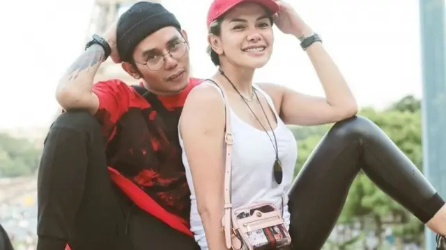 Potret Kedekatan Nikita Mirzani dan Penata Rambutnya, Bak Kakak Adik