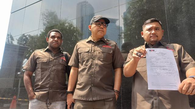 Nasional Corruption Watch (NCW) melaporkan Wakil Ketua DPR RI Muhaimin Iskandar ke kantor Komisi Pemberantasan Korupsi (KPK) atas kasus dugaan penyalahgunaan wewenang dalam Timwas Haji DPR RI 2024.