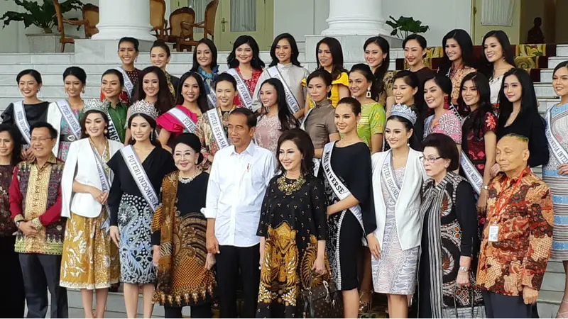 Presiden Jokowi menerima kedatangan Yayasan Putri Indonesia di Istana Kepresidenan.