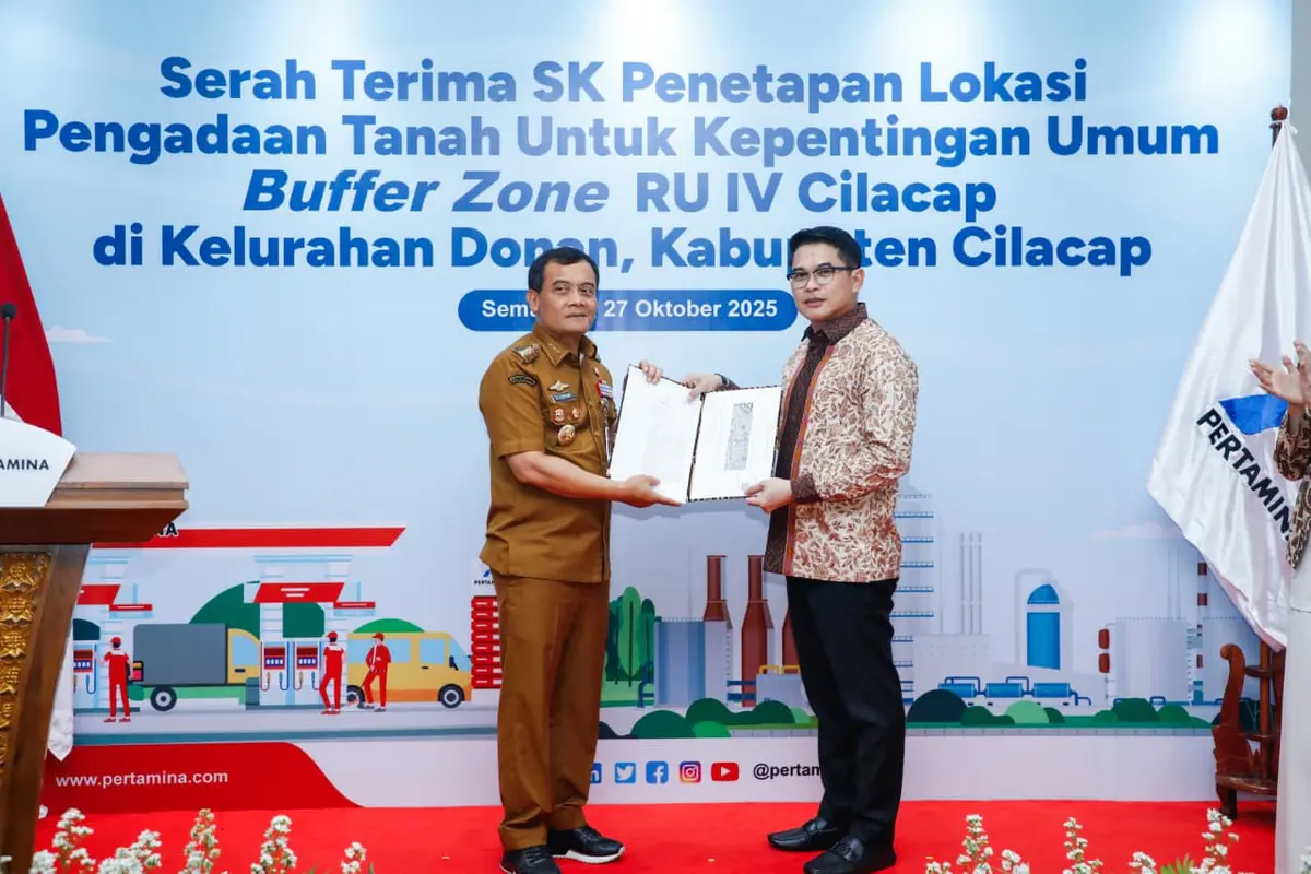 Dukung Energi Nasional, Gubernur Ahmad Luthfi Serahkan SK Penlok Buffer Zone Kilang Pertamina Cilacap