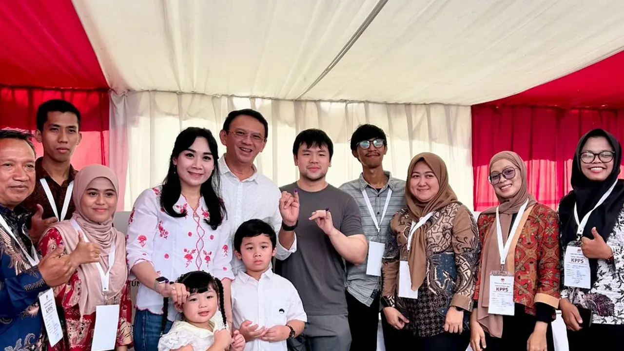 Gaya Kompak Ahok dan Keluarga dengan Serba Putih Saat Nyoblos Pilkada 2024, Puput Nastiti Devi Cantik Pakai Kebaya