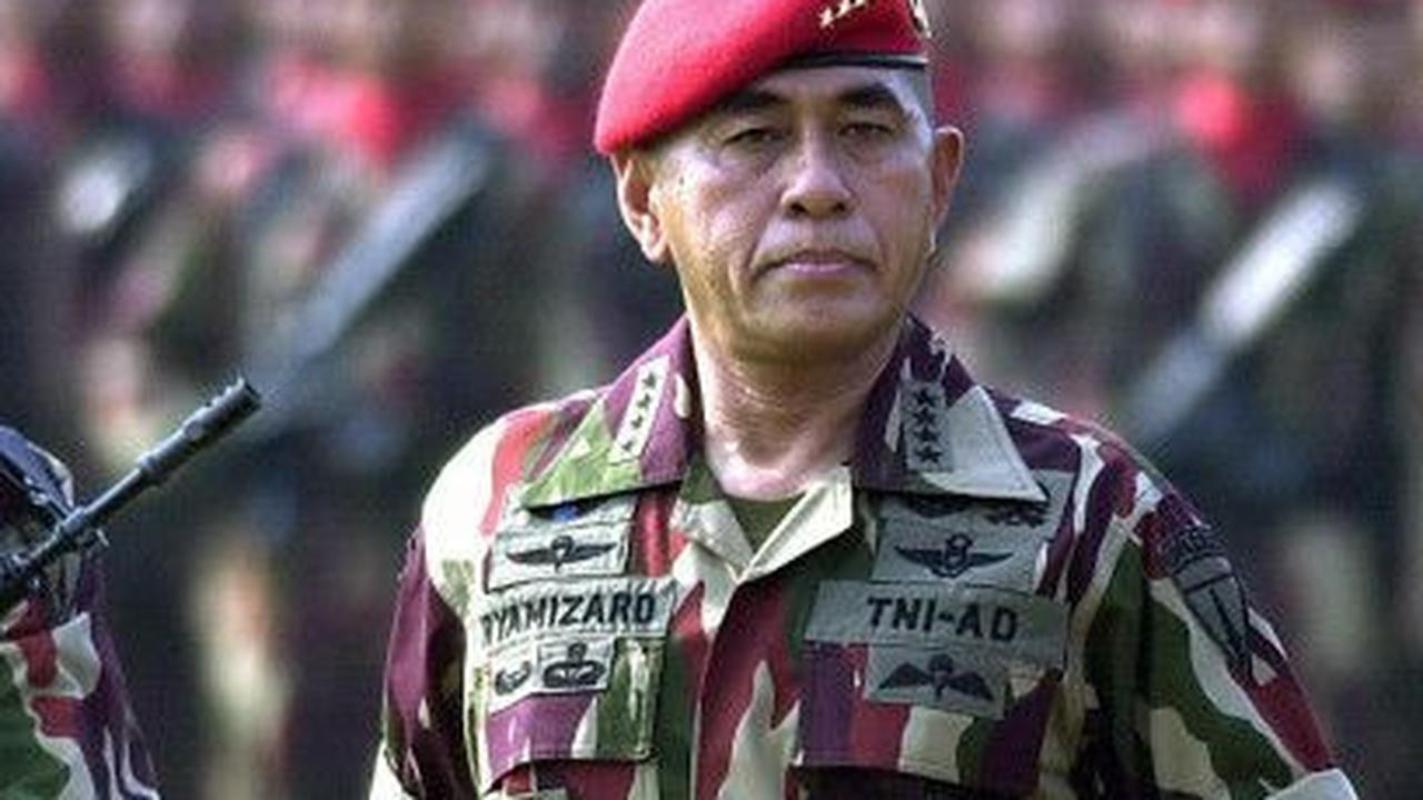 Mantan Kepala Staf TNI Angkatan Darat (KSAD) Ryamizard Ryacudu menghabiskan masa kecilnya di Palembang, Sumatera Selatan.