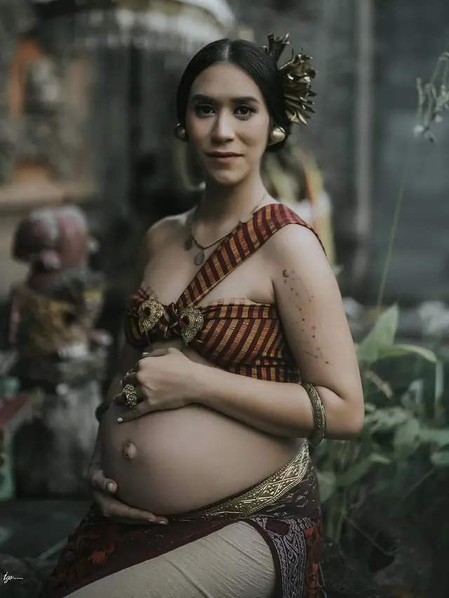 Potret 6 Artis Berdarah Bali Pamer Baby Bump, Mahalini Semakin Pancarkan Pesona