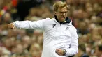 Pelatih Liverpool, Jurgen Klopp berselebrasi usai anak buahnya mencetak gol kegawang Villarreal pada leg kedua liga Europa di stadion Anfield, Liverpool, Inggris, (5/6). Liverpool menang atas Villarreal dengan skor 3-0. (Reuters/Lee Smith)